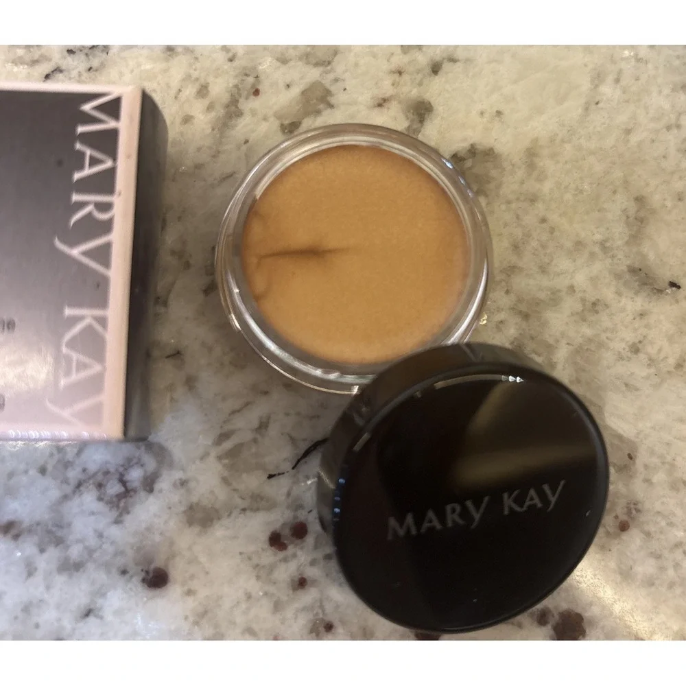 Mary Kay Cream Eye Color Apricot Twist‎ 025874 New In Box
